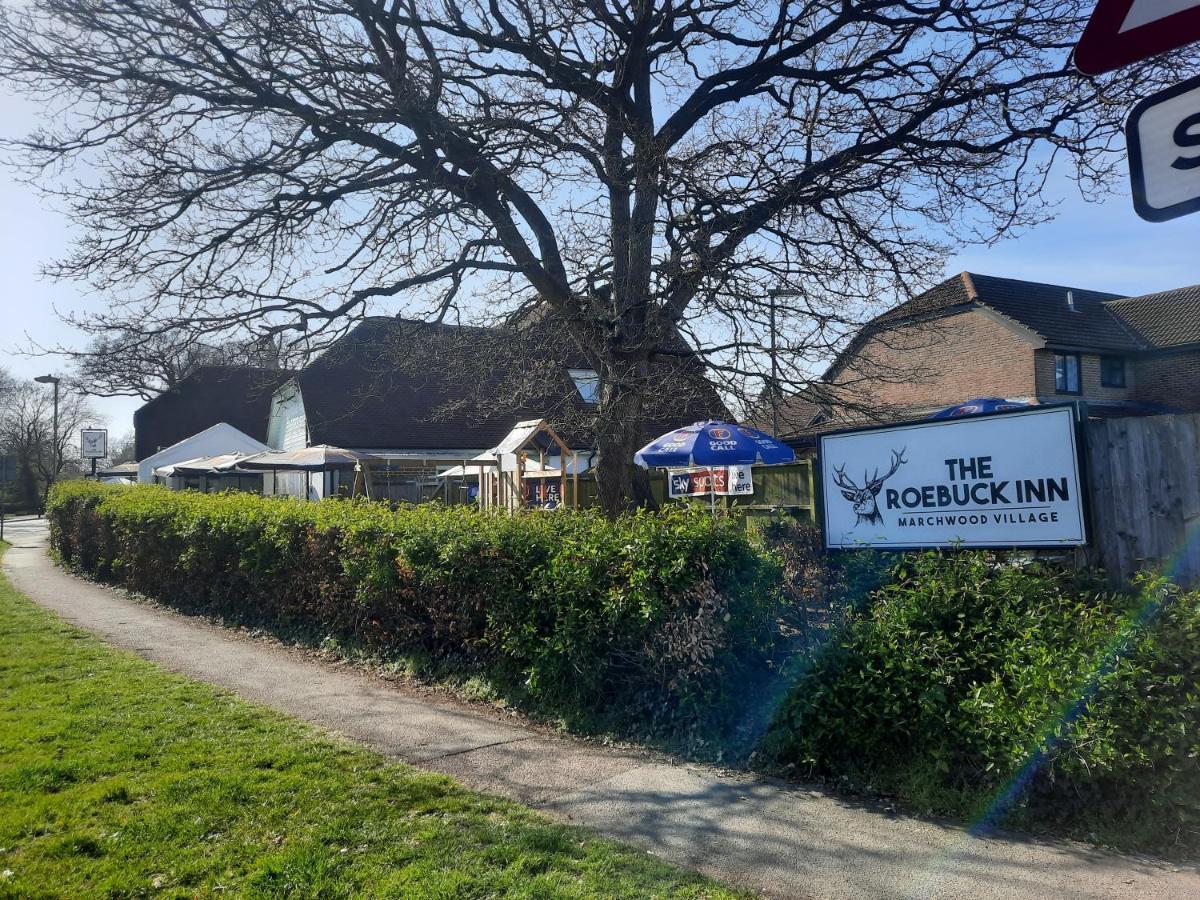 סאות'המפטון The Roebuck Inn מראה חיצוני תמונה